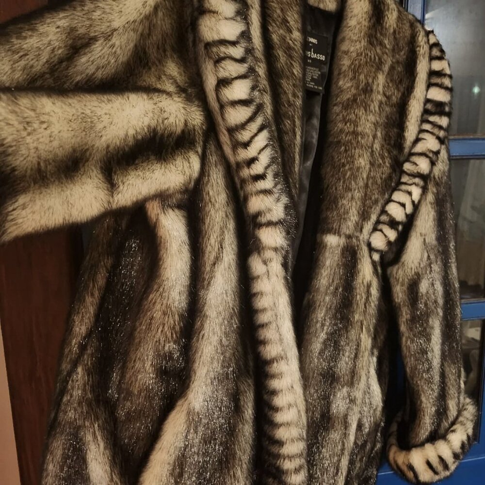 Dennis Basso Faux Fur Coat - Picture 5 of 6